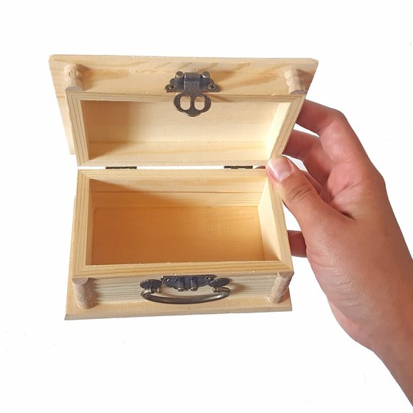 Death's Head Moth Small Wooden Box Storage & Decor - Picture 4 of 6